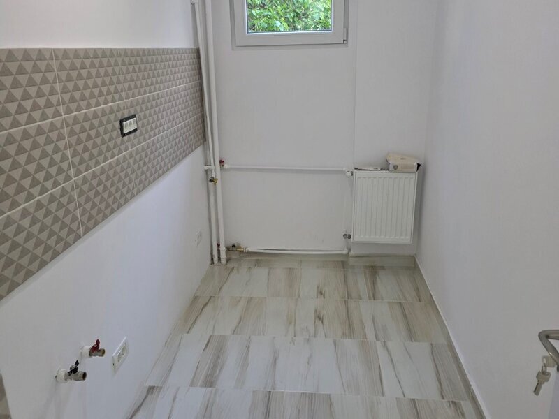 Titan, bloc mixt, 3 minute metrou si parc IOR